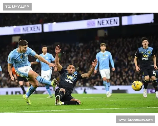 从战术革新角度解析曼城7号为何被定位为现代足球中的后卫角色